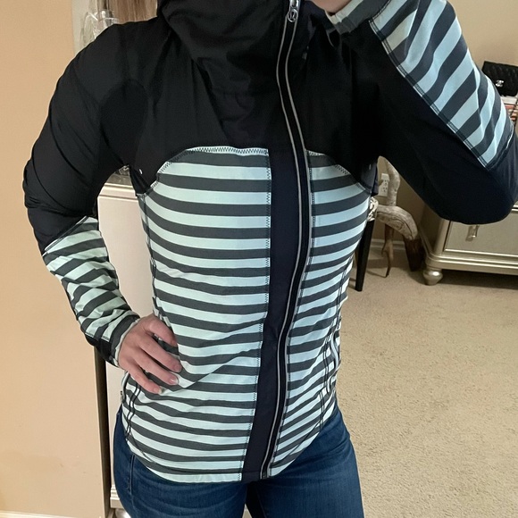 Lululemon Get Up and Glow Jacket - Picture 2 of 7